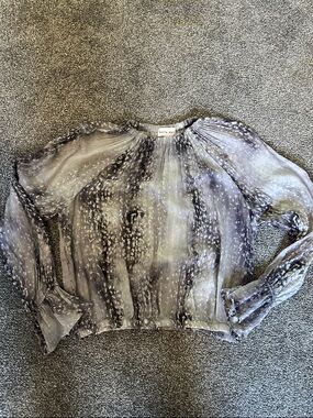 Bella Dahl Sheer Long-Sleeve Blouse in Gray Tie-Dye size M